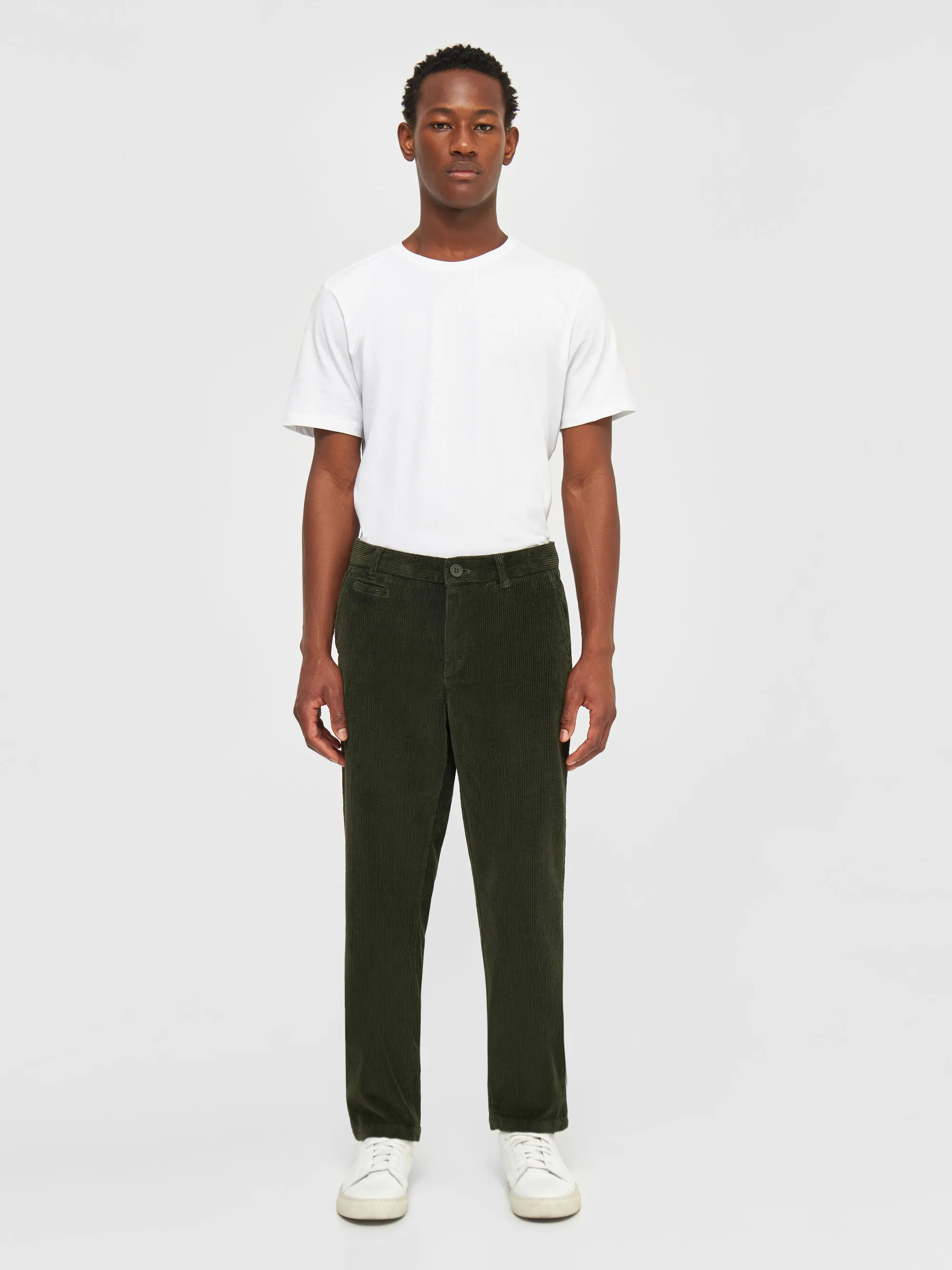 CHUCK regular 8-wales corduroy chino pants - Forrest Night